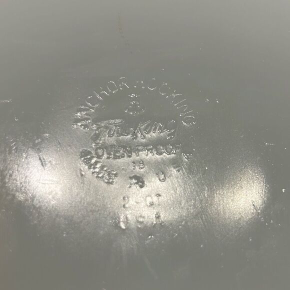 Anchor Hocking Fire-King 2 Qt Casserole Dish w/Lid Metal Tray Holder Vtg White - Picture 8 of 11